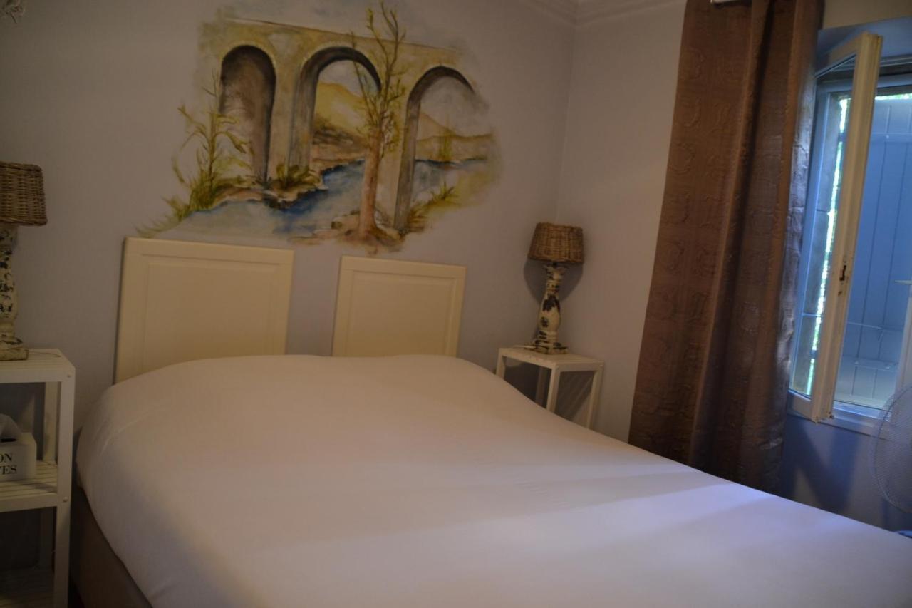 Maison Sous Le Pont Bed & Breakfast Meyras Exterior photo