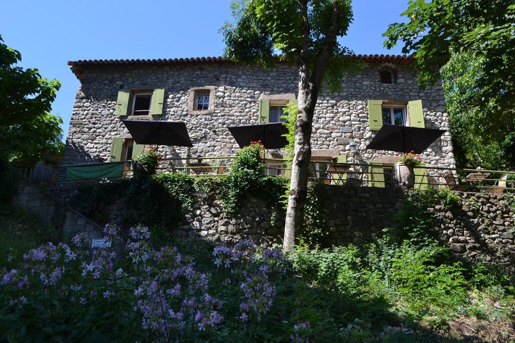 Maison Sous Le Pont Bed & Breakfast Meyras Exterior photo