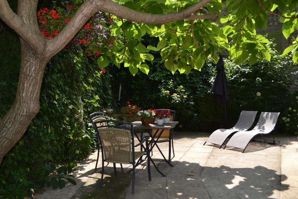 Maison Sous Le Pont Bed & Breakfast Meyras Exterior photo