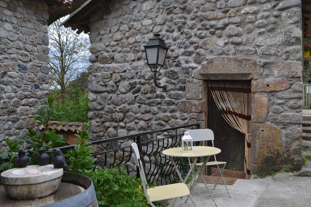 Maison Sous Le Pont Bed & Breakfast Meyras Exterior photo